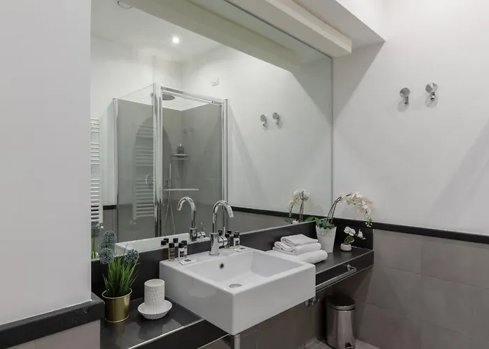 Opera Dreams Hotel 2*